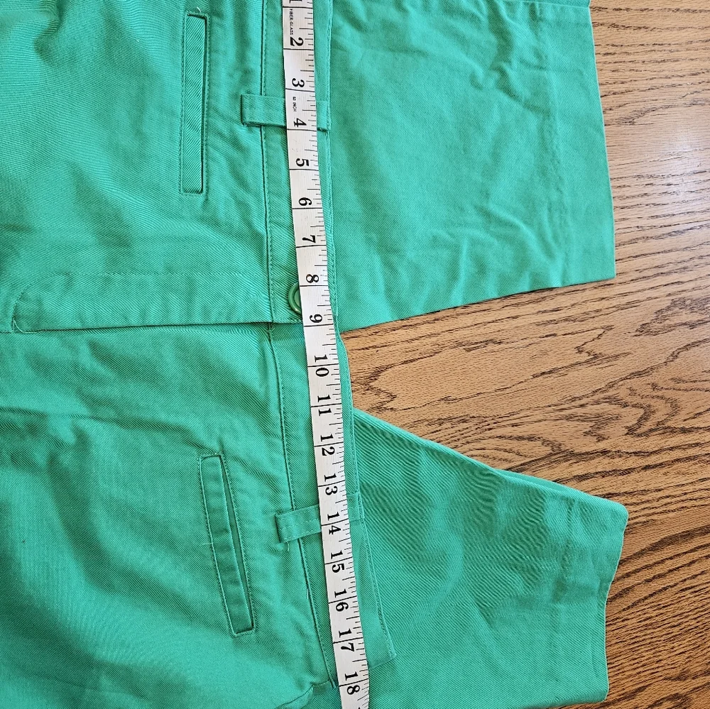 Counterparts 16 petite green capris. - Picture 7 of 9